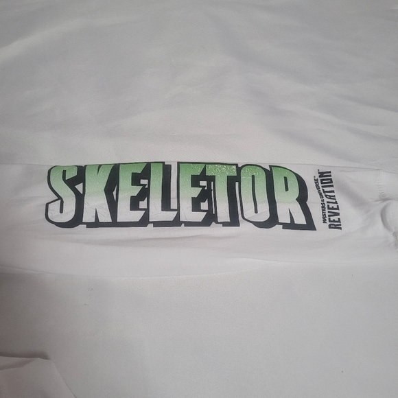 NWT Masters of the Universe Revelation Skeletor White Long Sleeve Shirt Size L - Picture 5 of 9